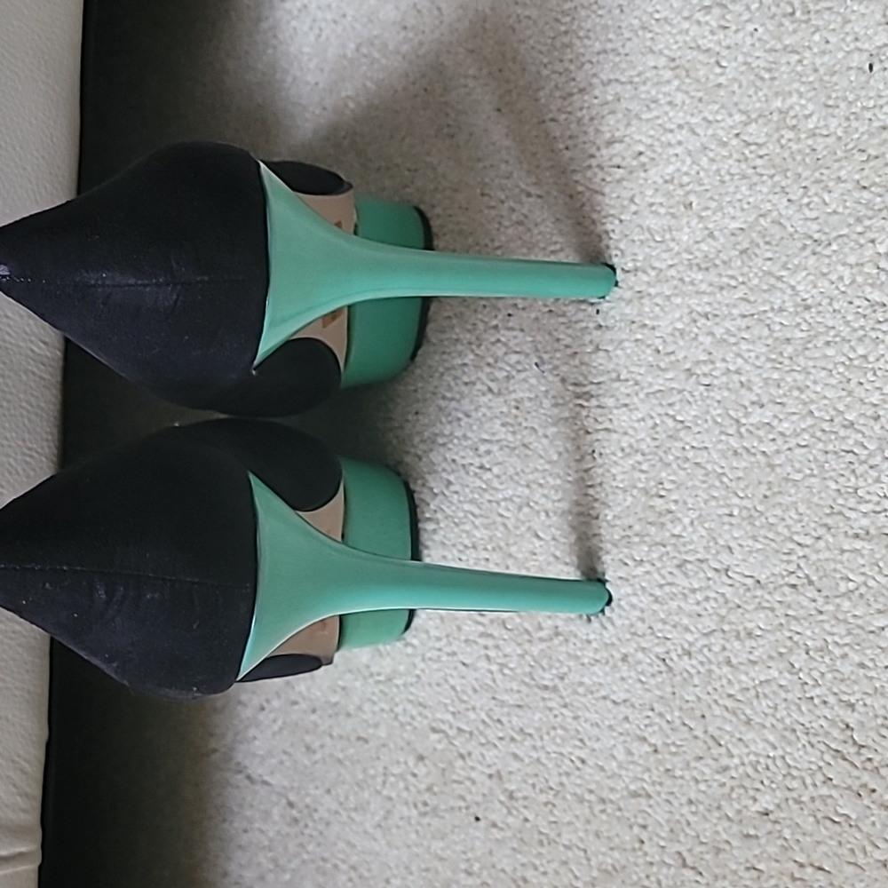 Shoes - Picture 3 of 4